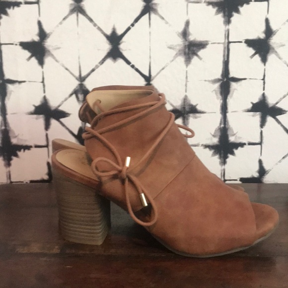 REACTION Kenneth Cole Best Hit Lace Up Heel - Picture 4 of 8